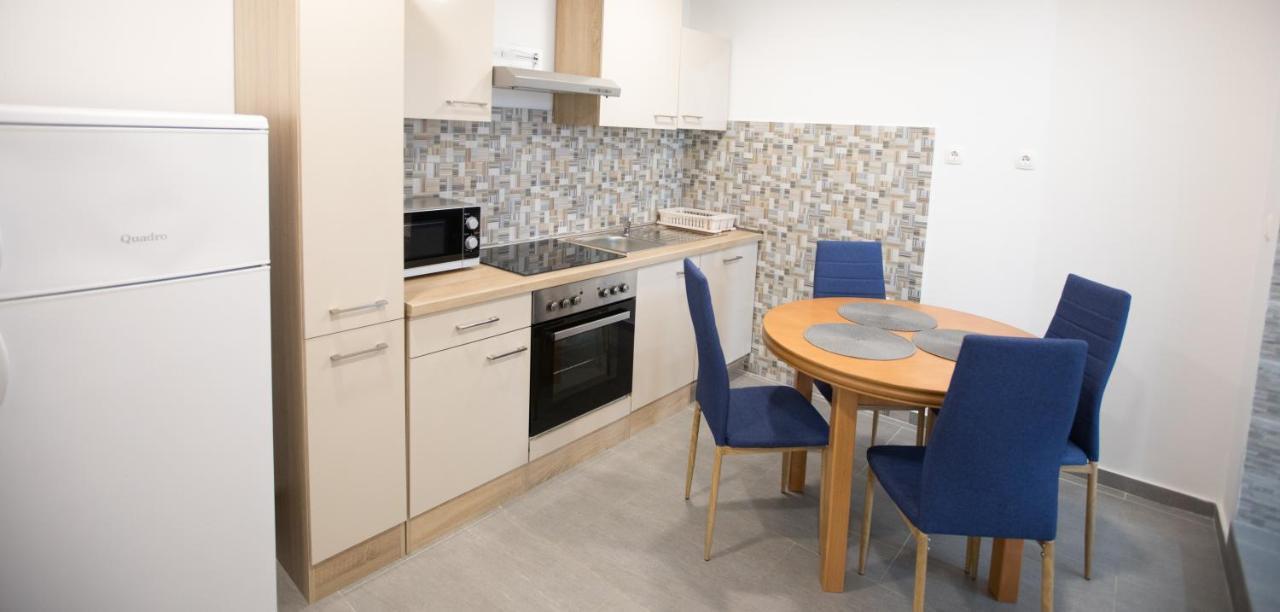 Toto Appartement Lukovo Šugarje Buitenkant foto